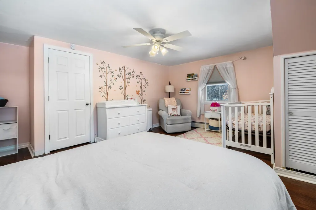 18 Hopkins Drive Hudson NH 03051
