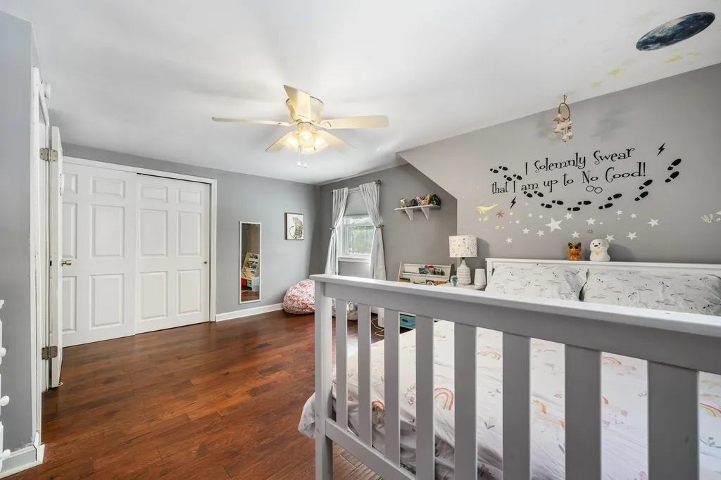 18 Hopkins Drive Hudson NH 03051