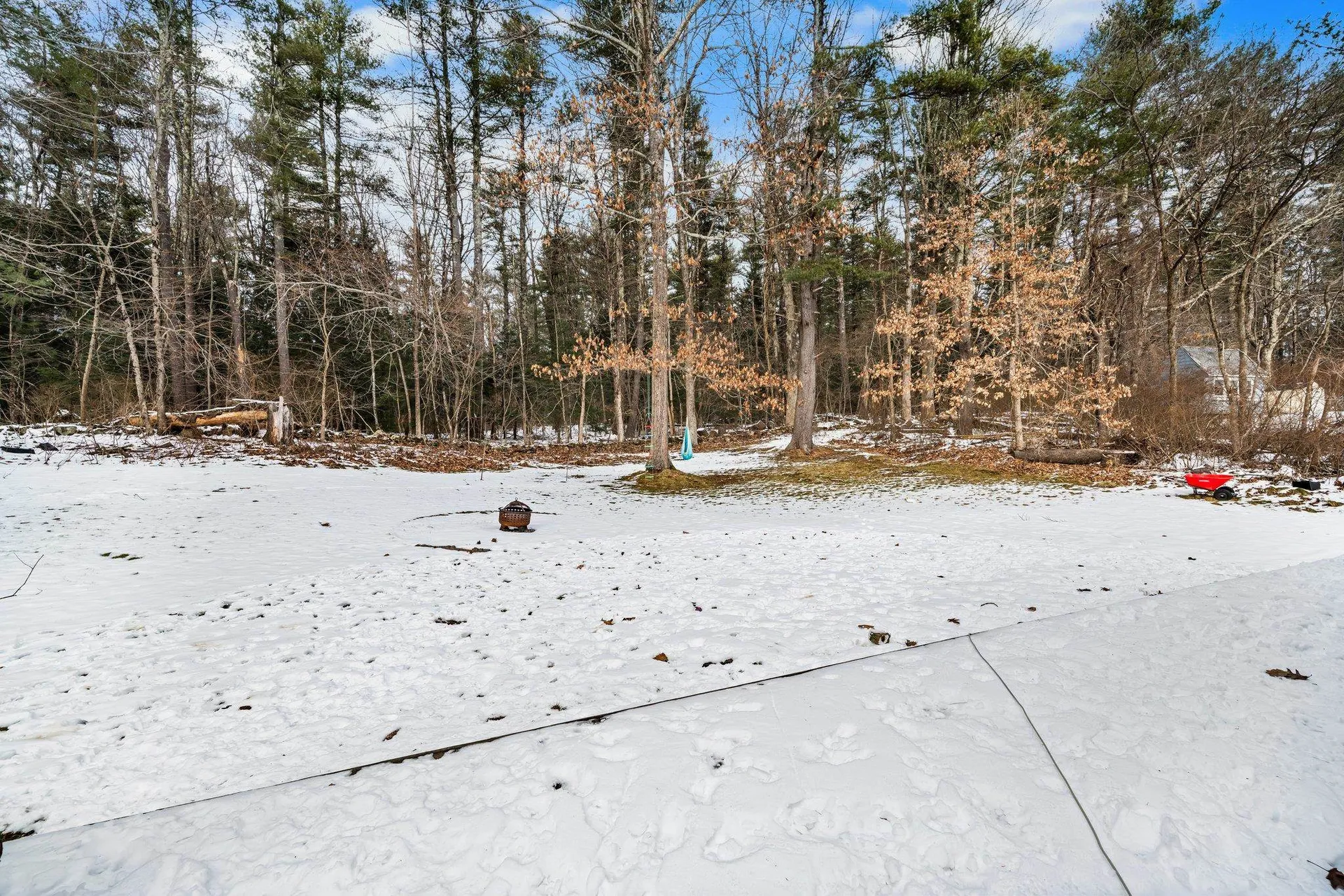 18 Hopkins Drive Hudson NH 03051