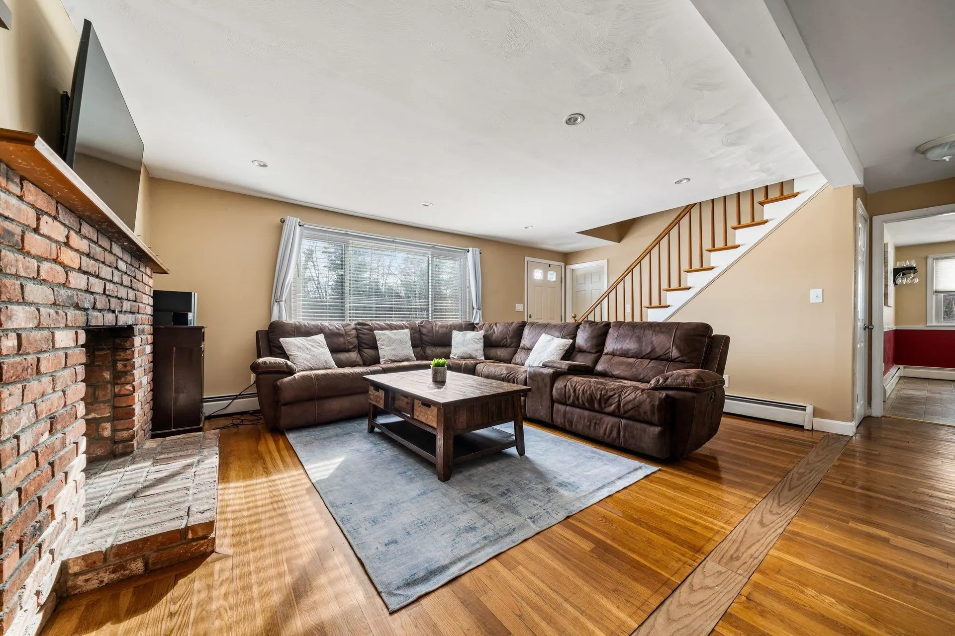 18 Hopkins Drive Hudson NH 03051