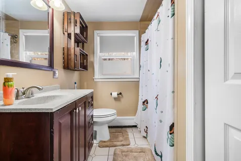 18 Hopkins Drive Hudson NH 03051