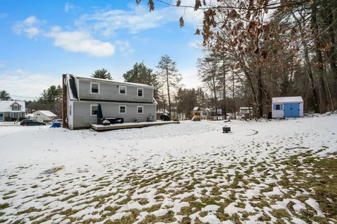 18 Hopkins Drive Hudson NH 03051