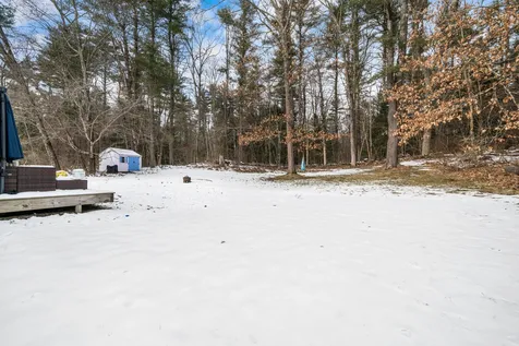 18 Hopkins Drive Hudson NH 03051