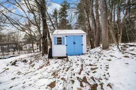 18 Hopkins Drive Hudson NH 03051