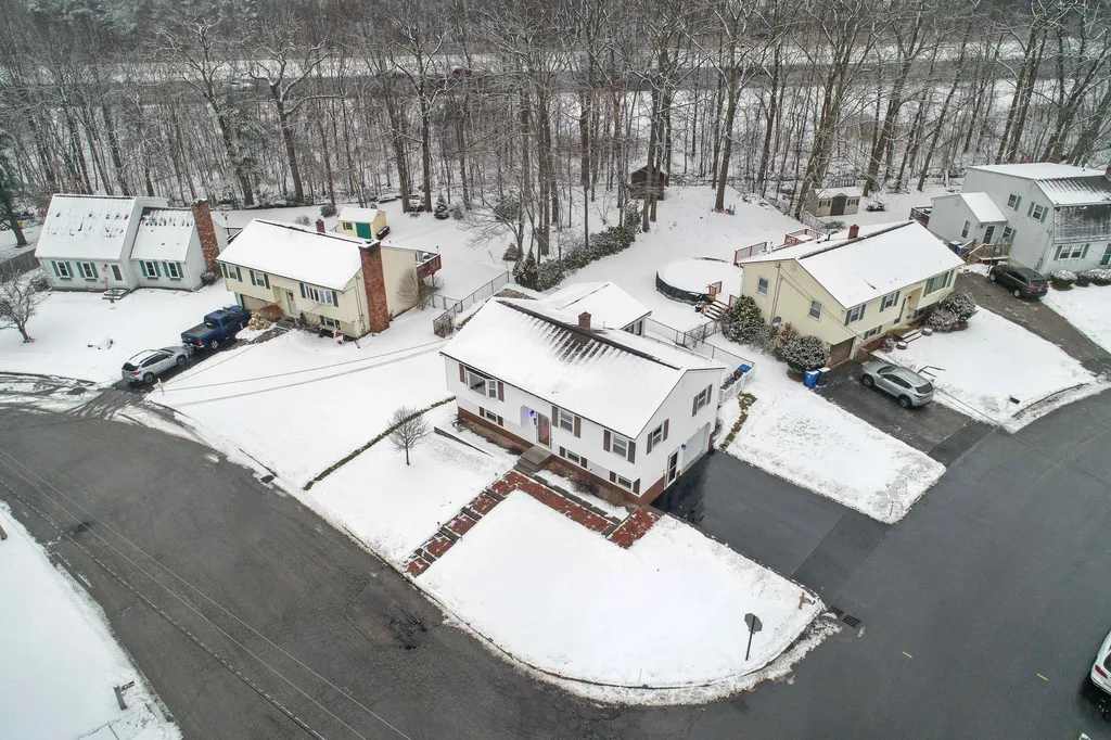 366 Blevens Drive Manchester NH 03104