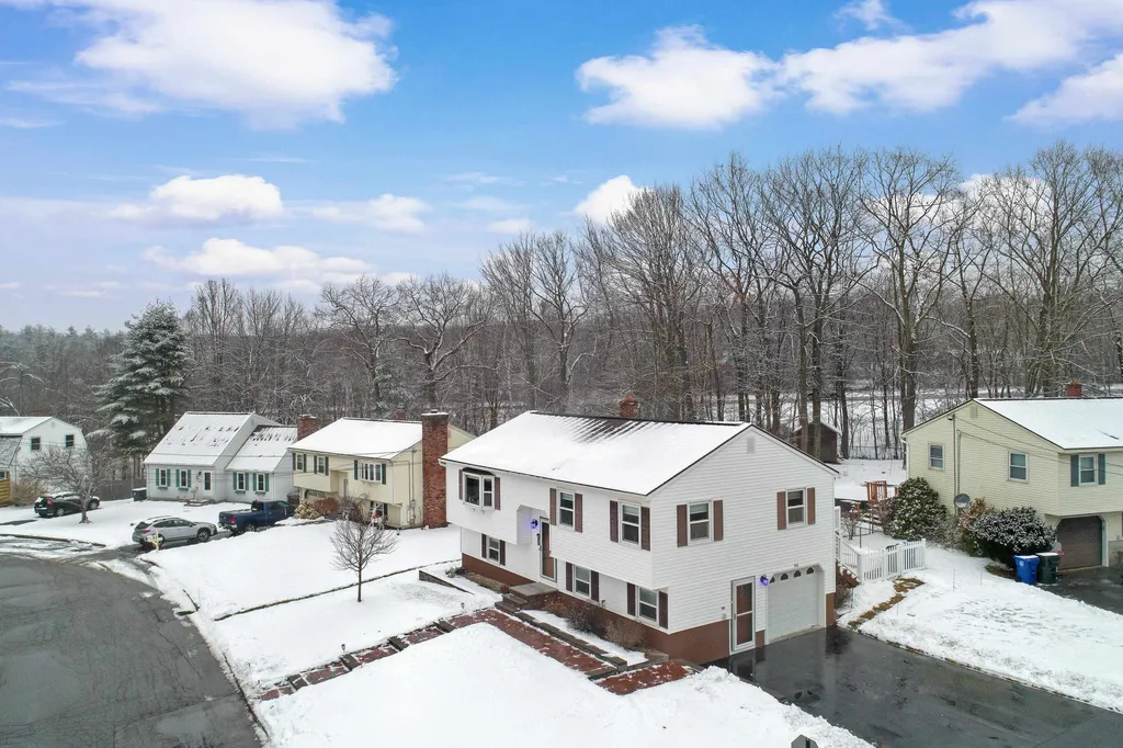 366 Blevens Drive Manchester NH 03104