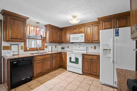 366 Blevens Drive Manchester NH 03104
