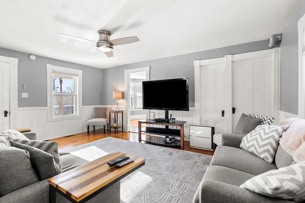 42 Scribner Road Fremont NH 03044-3405