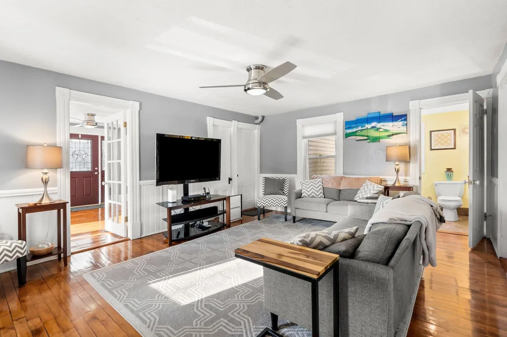 42 Scribner Road Fremont NH 03044-3405