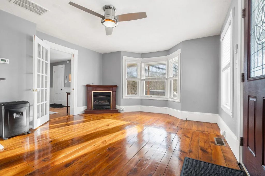 42 Scribner Road Fremont NH 03044-3405