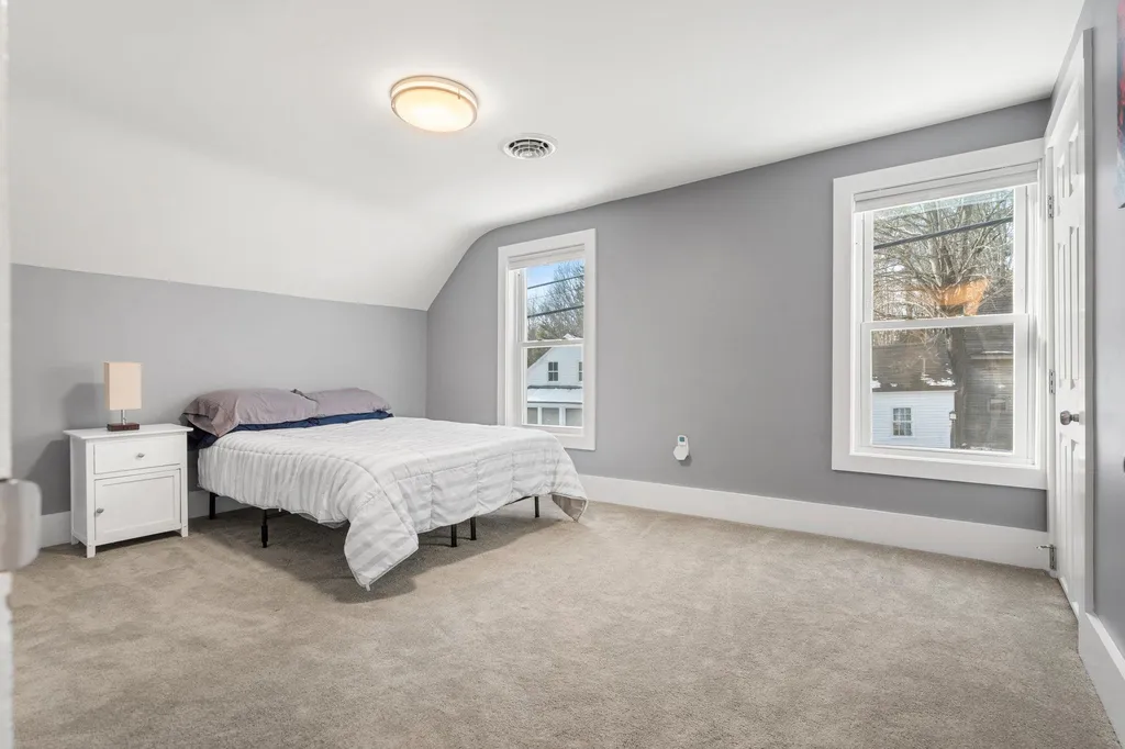 42 Scribner Road Fremont NH 03044-3405