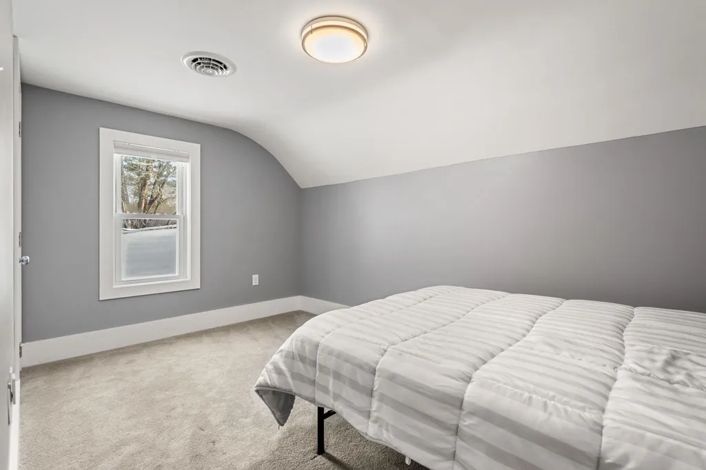 42 Scribner Road Fremont NH 03044-3405