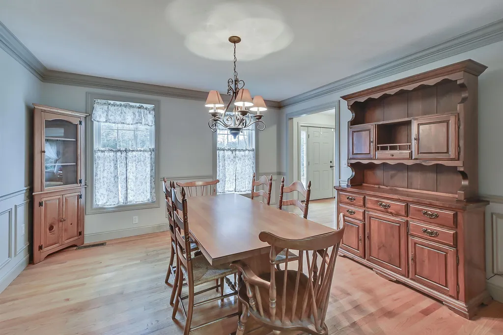78 Middle Road Deerfield NH 03037