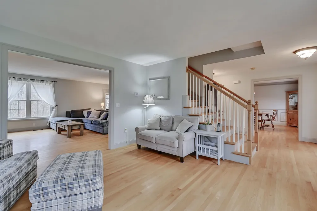 78 Middle Road Deerfield NH 03037