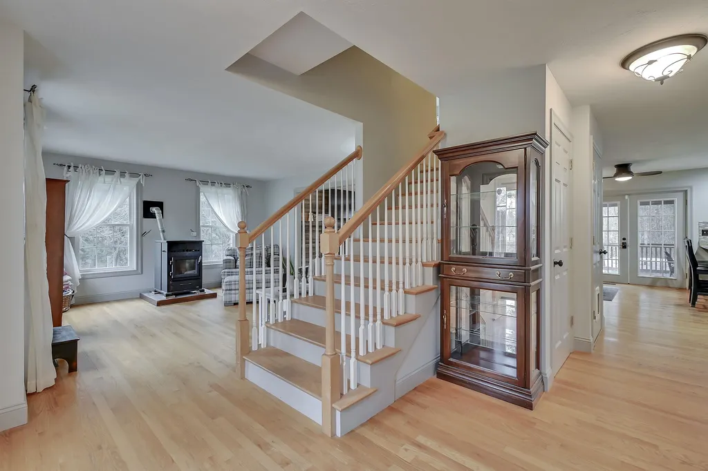 78 Middle Road Deerfield NH 03037