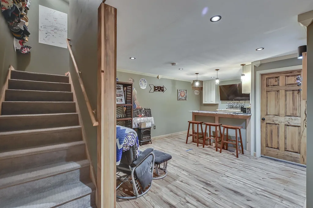 78 Middle Road Deerfield NH 03037