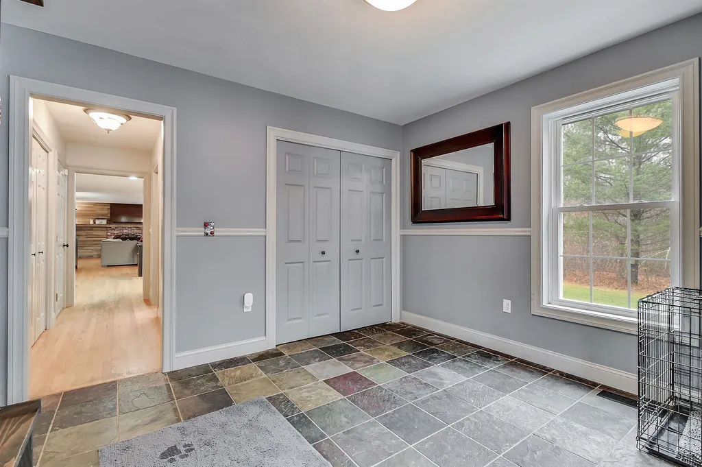 78 Middle Road Deerfield NH 03037