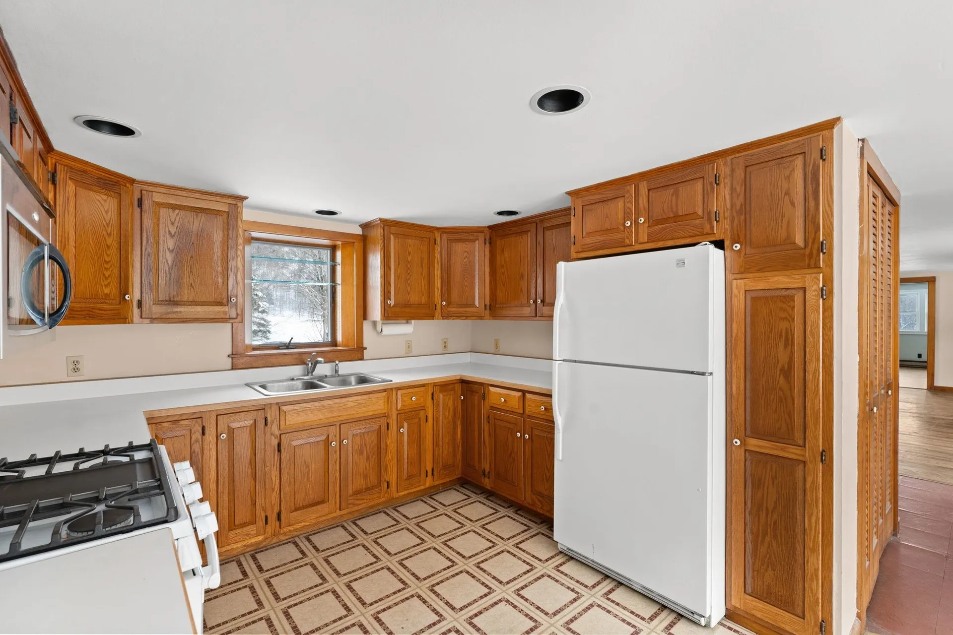 10 Bobbinshop Road Chelsea VT 05038