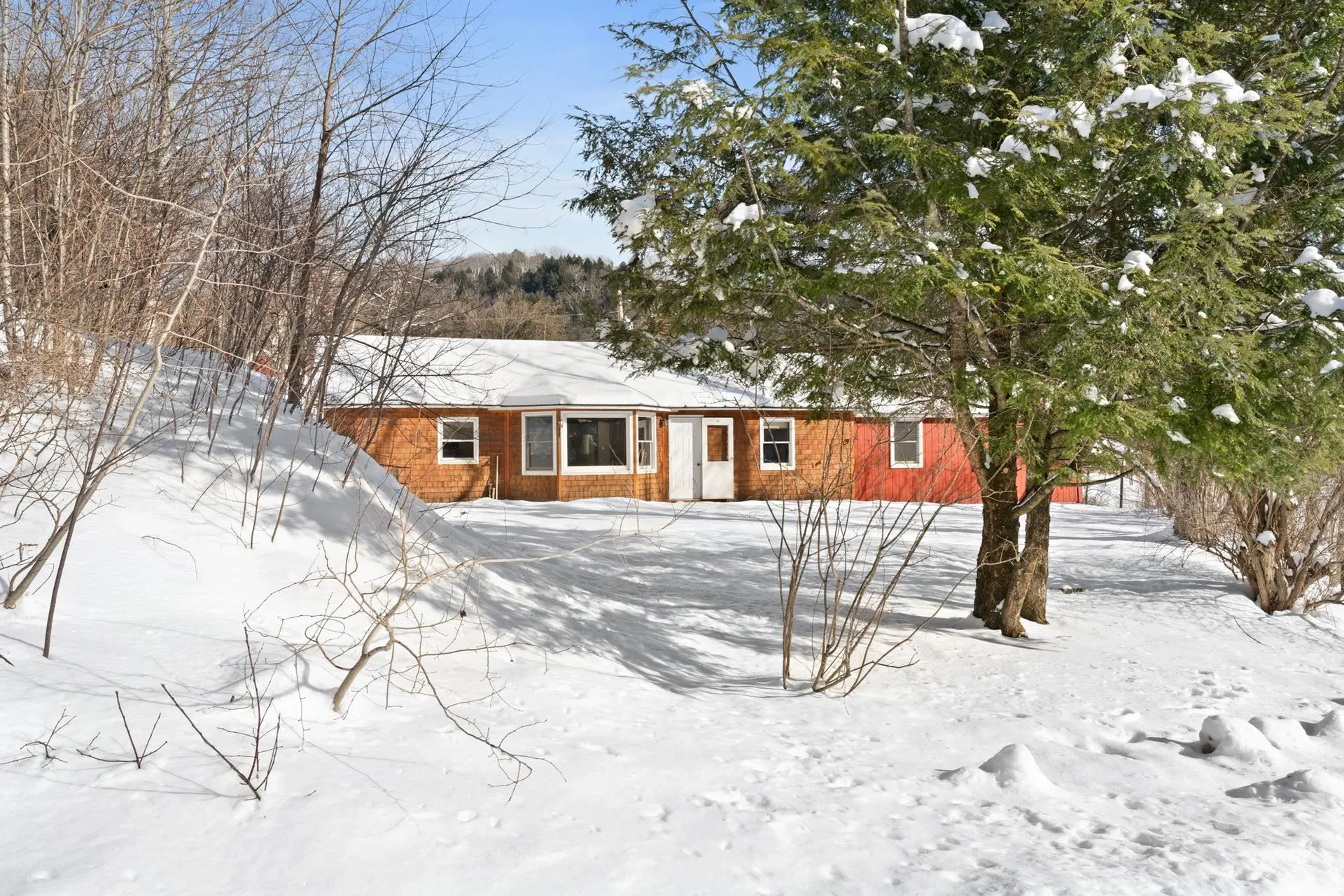 10 Bobbinshop Road Chelsea VT 05038