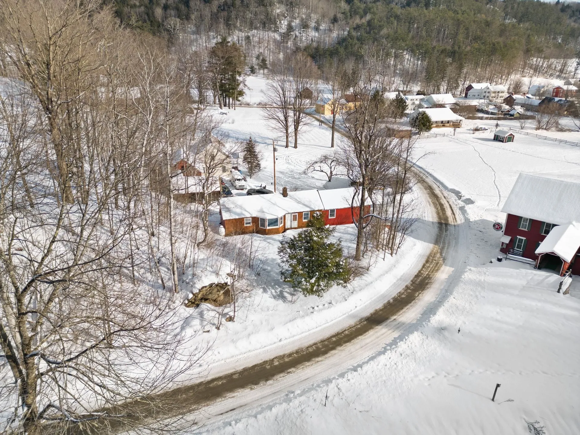 10 Bobbinshop Road Chelsea VT 05038
