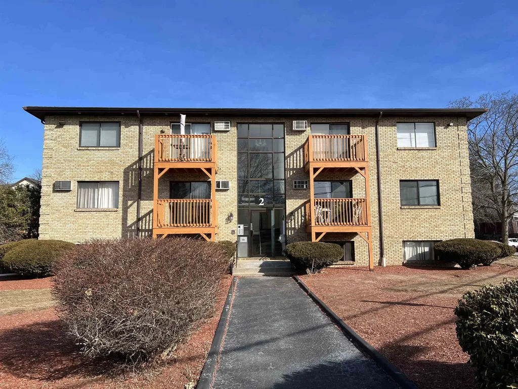 2 Lancelot Court Salem NH 03079