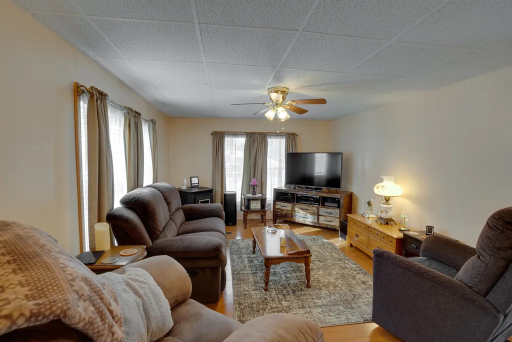 22 Regina Avenue Raymond NH 03077