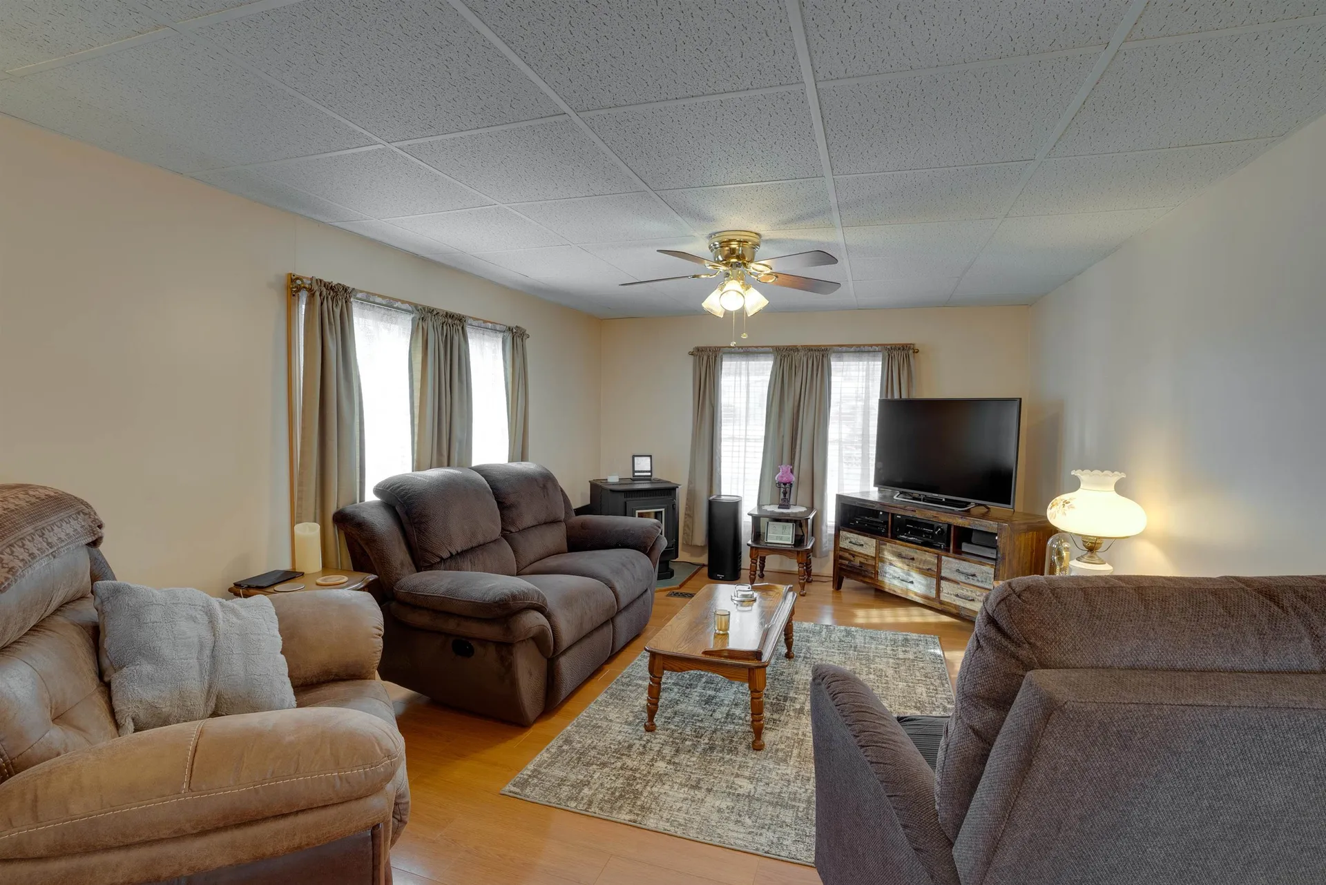 22 Regina Avenue Raymond NH 03077