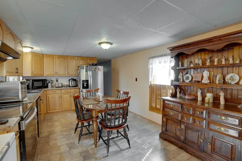22 Regina Avenue Raymond NH 03077