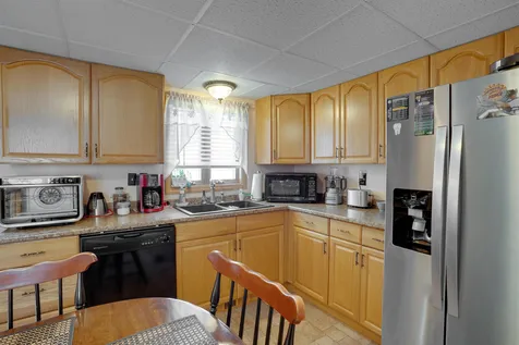 22 Regina Avenue Raymond NH 03077