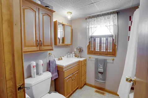 22 Regina Avenue Raymond NH 03077