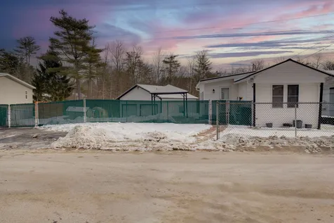 22 Regina Avenue Raymond NH 03077