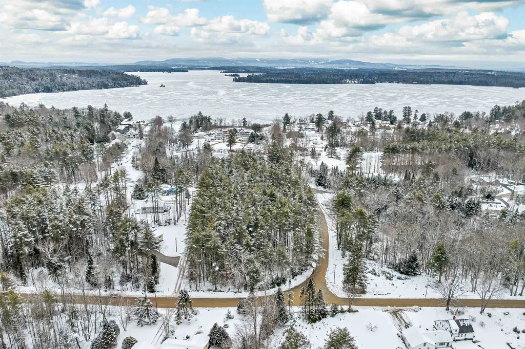 12 Mill Pond Road Tuftonboro NH 03850