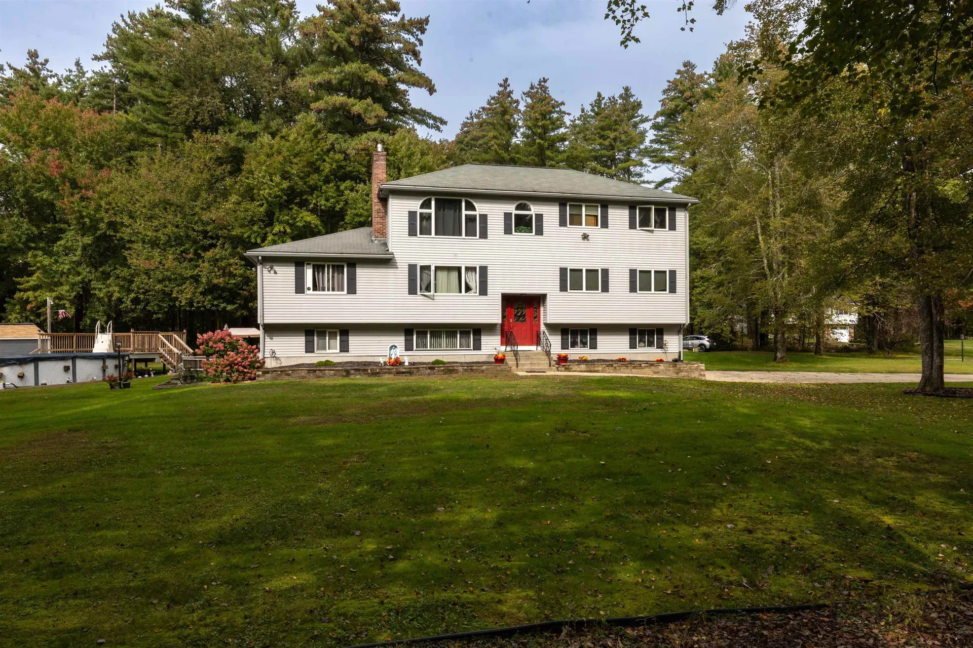 1 Wyandot Circle Londonderry NH 03053