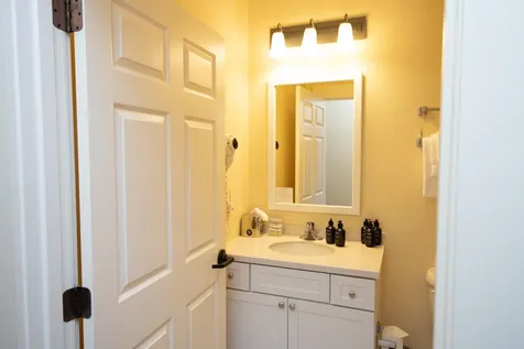 413/415 Qtr. I I Jackson Gore Inn Ludlow VT 05149