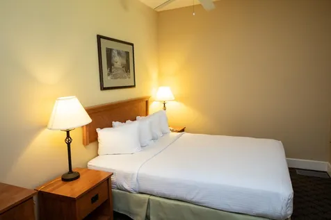 413/415 Qtr. I I Jackson Gore Inn Ludlow VT 05149