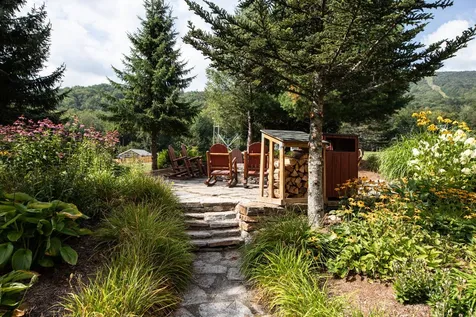 413/415 Qtr. I I Jackson Gore Inn Ludlow VT 05149