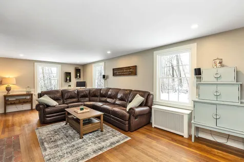 38 Walnut Hill Road Amherst NH 03031