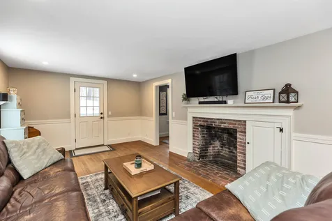 38 Walnut Hill Road Amherst NH 03031