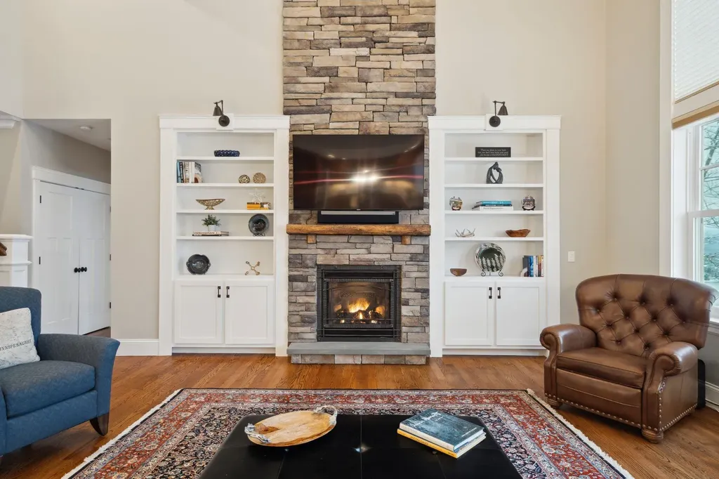 47 Lighthouse Cliffs Road Laconia NH 03246