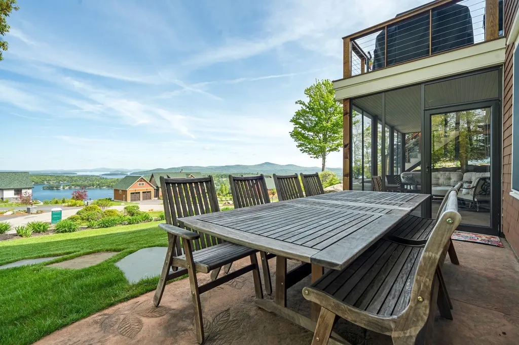 47 Lighthouse Cliffs Road Laconia NH 03246