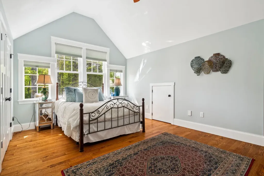 47 Lighthouse Cliffs Road Laconia NH 03246