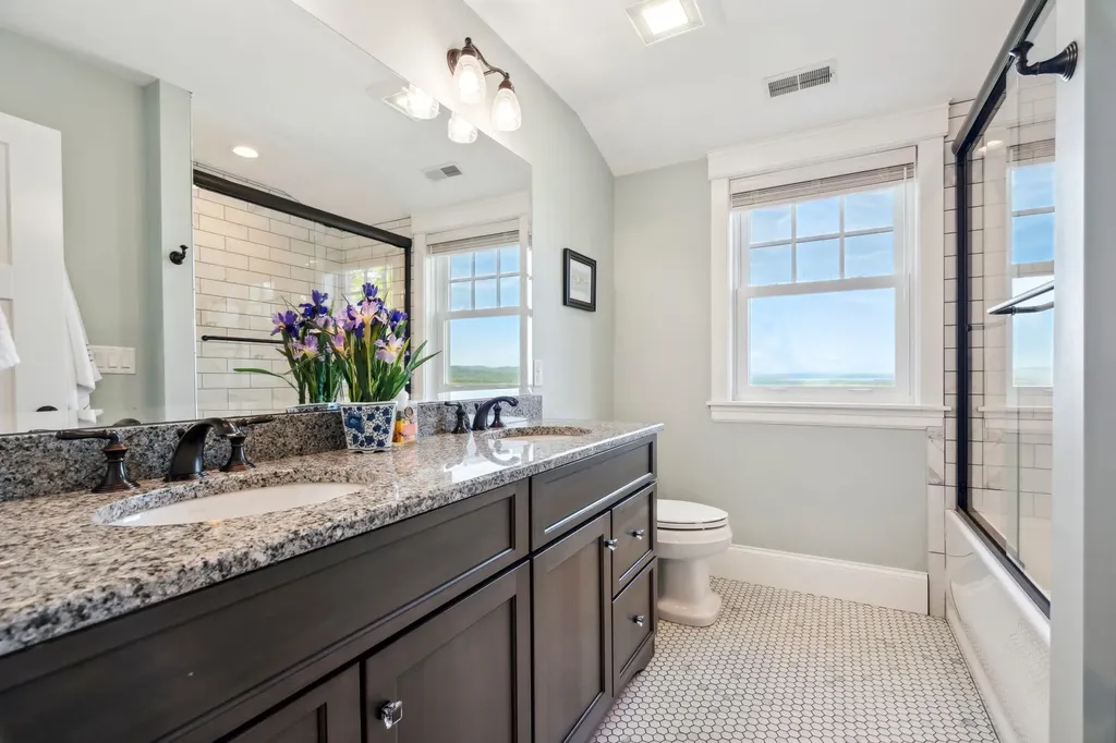 47 Lighthouse Cliffs Road Laconia NH 03246