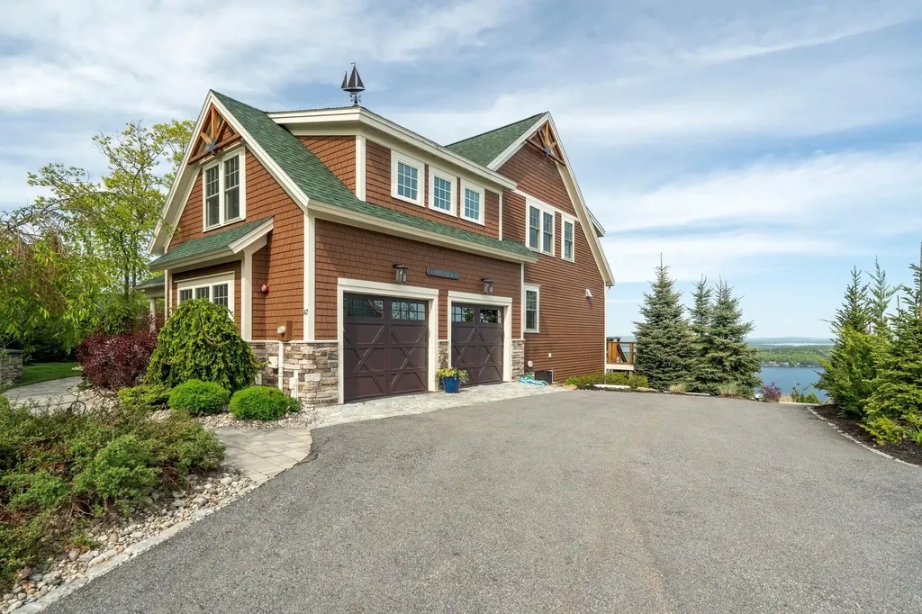 47 Lighthouse Cliffs Road Laconia NH 03246