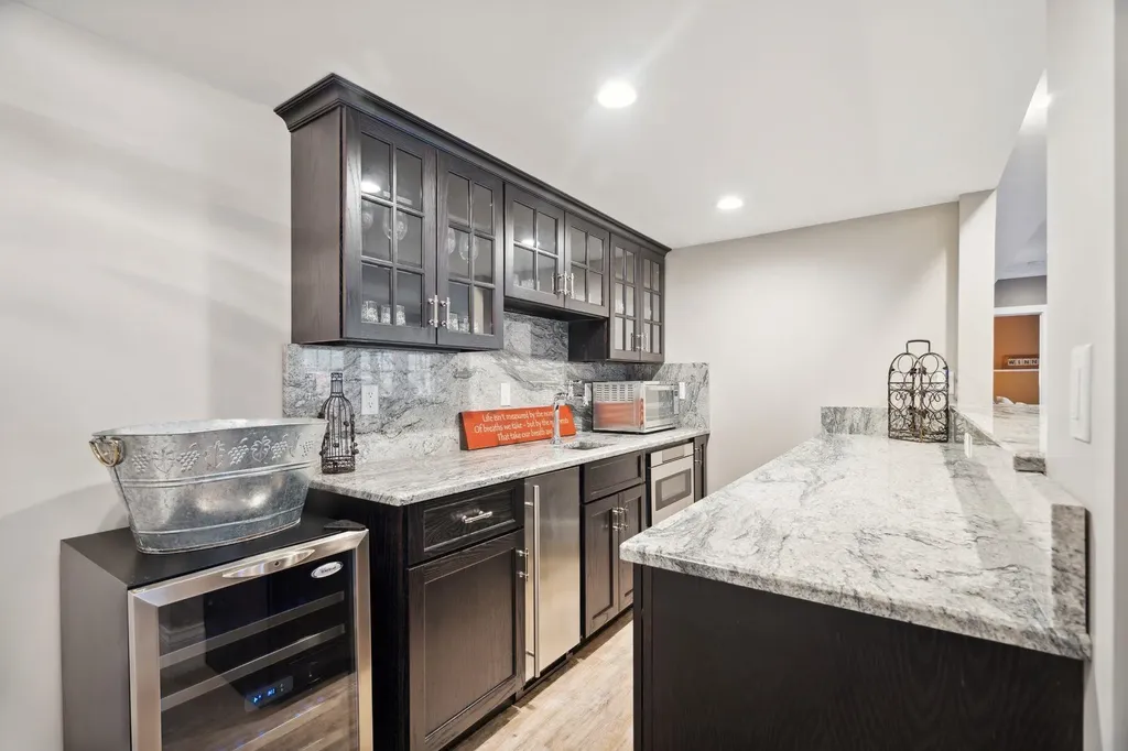 47 Lighthouse Cliffs Road Laconia NH 03246