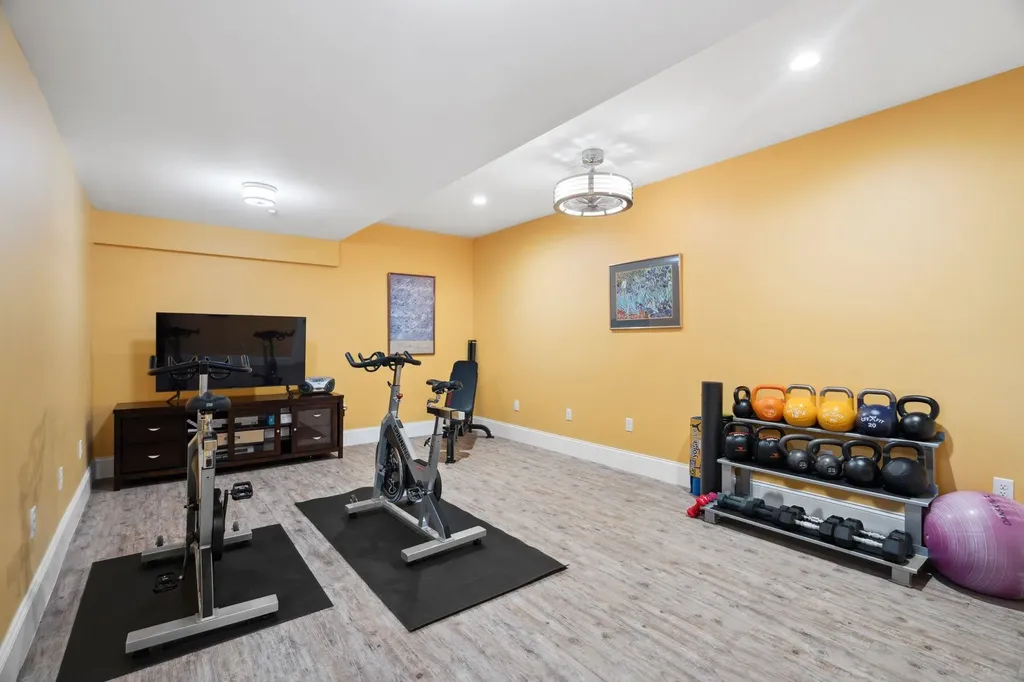 47 Lighthouse Cliffs Road Laconia NH 03246