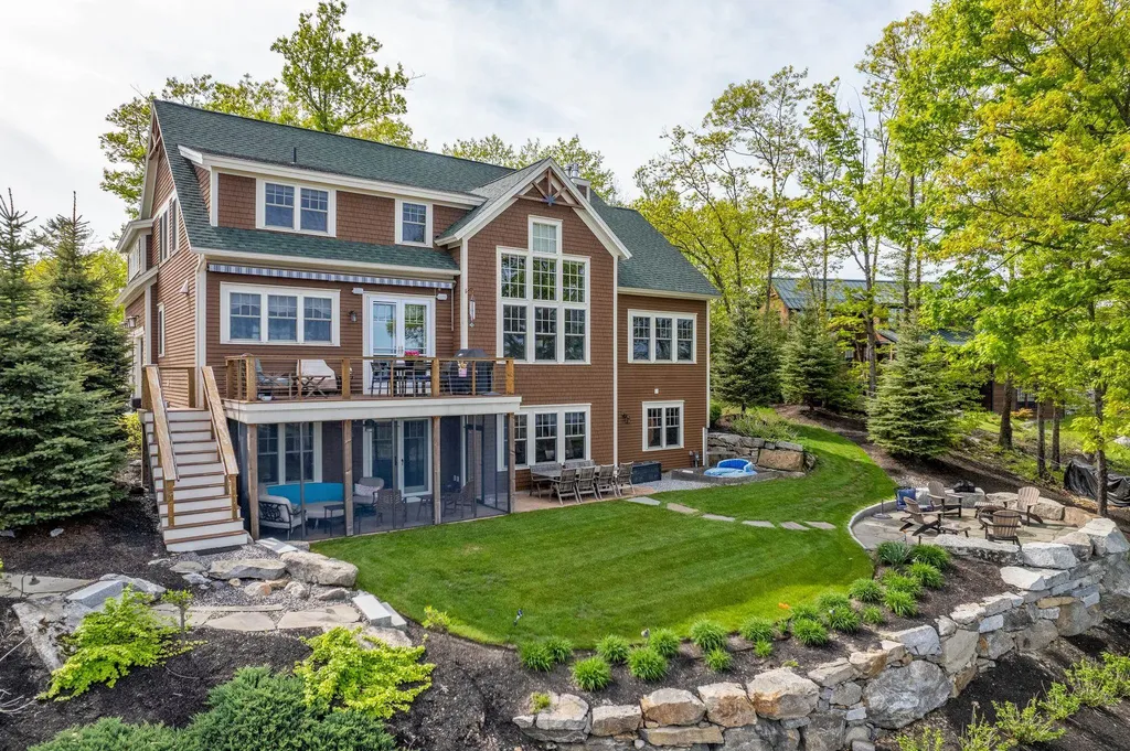 47 Lighthouse Cliffs Road Laconia NH 03246