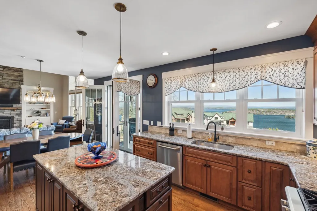 47 Lighthouse Cliffs Road Laconia NH 03246