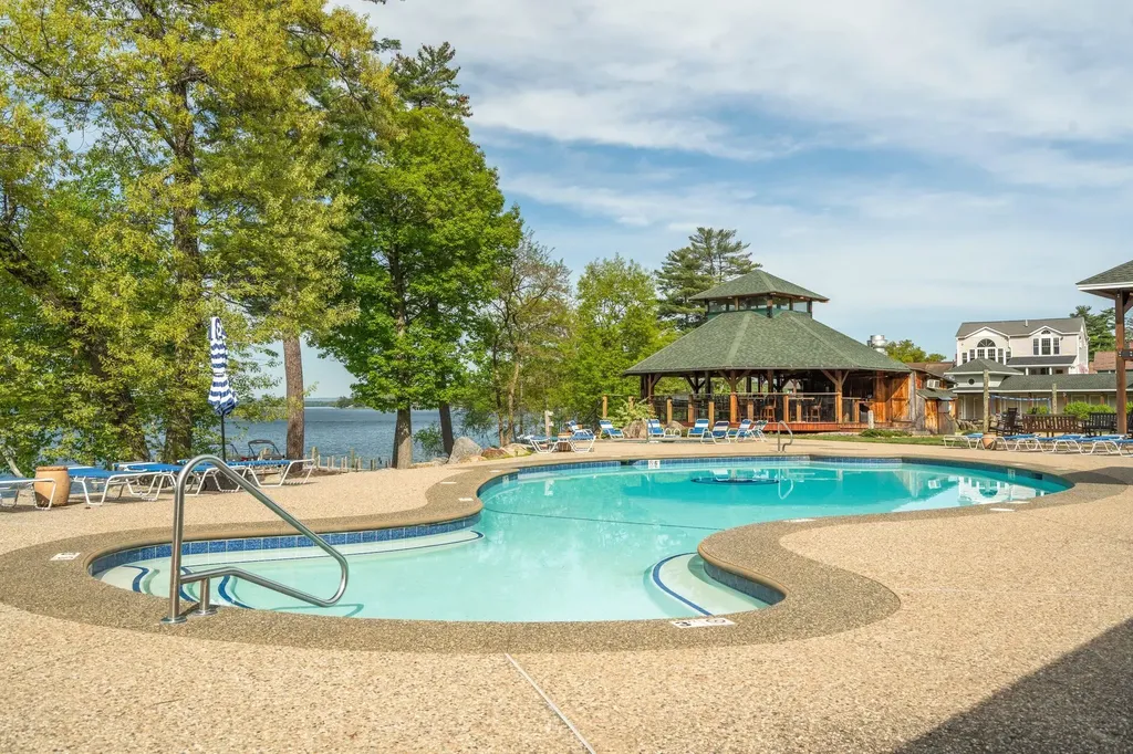 47 Lighthouse Cliffs Road Laconia NH 03246