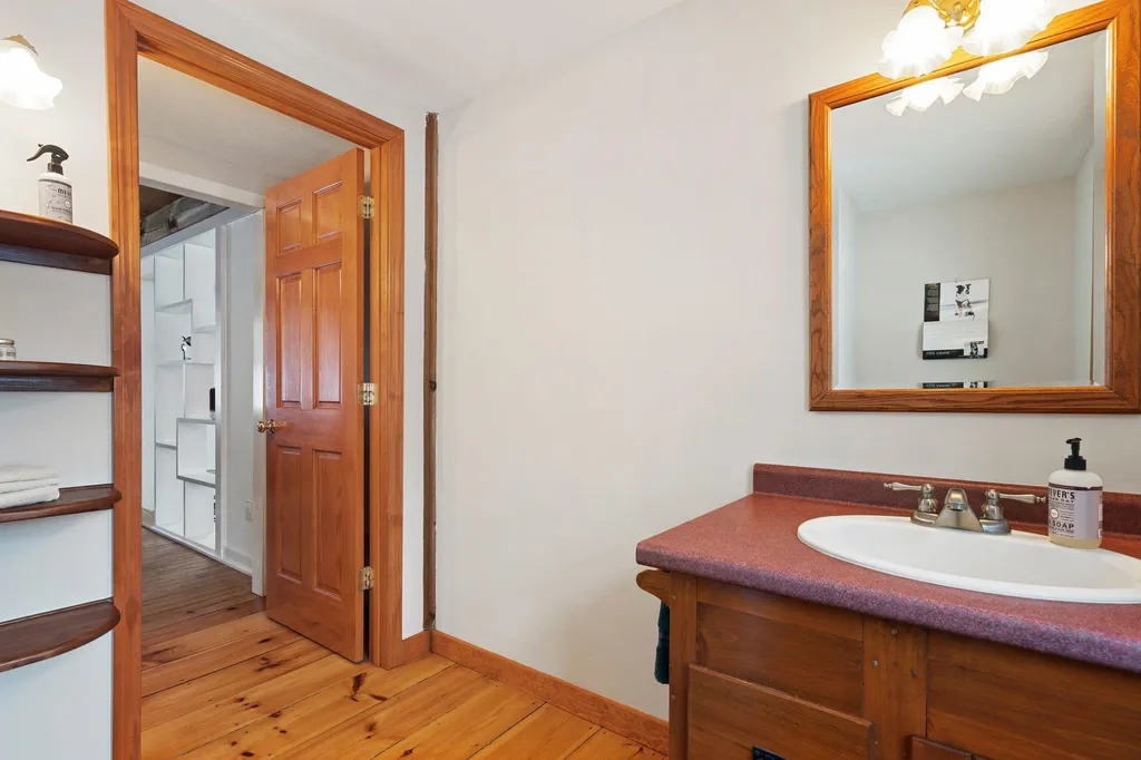 18 Chalk Pond Road Newbury NH 03255