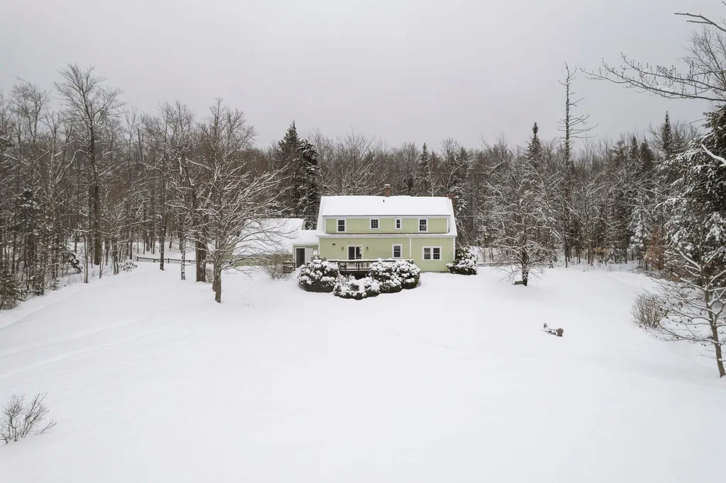 18 Chalk Pond Road Newbury NH 03255